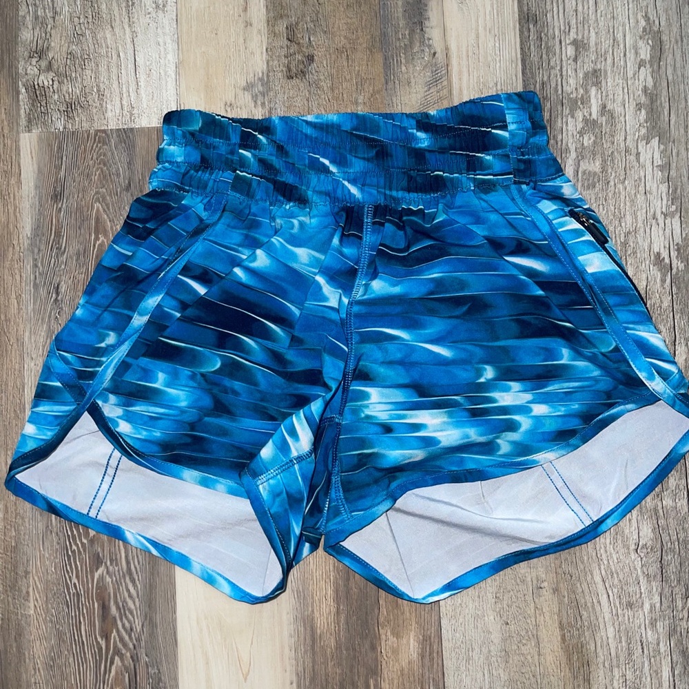 LULU LEMON SHORTS